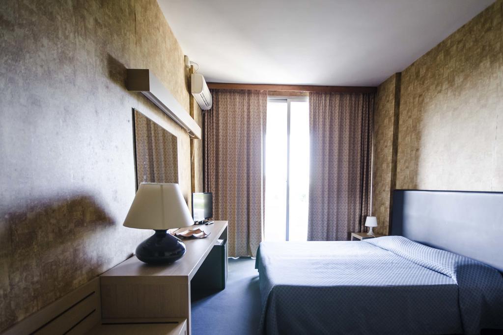 Grand Hotel Helios Таркиния Екстериор снимка