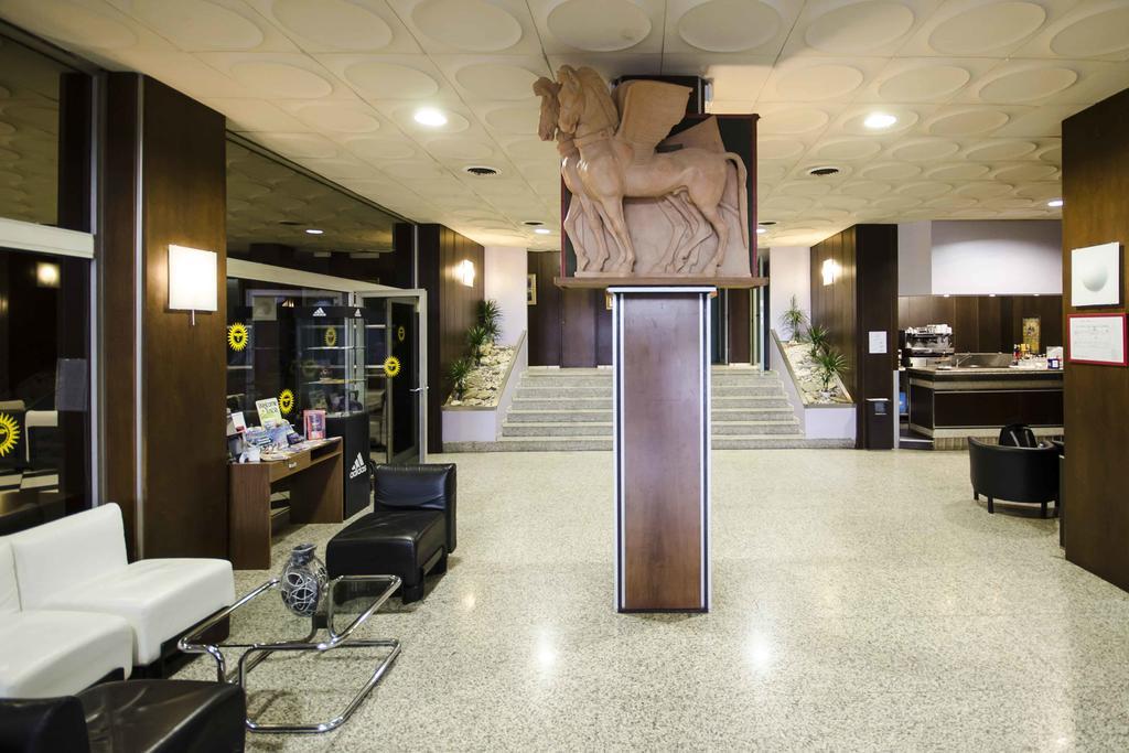 Grand Hotel Helios Таркиния Екстериор снимка