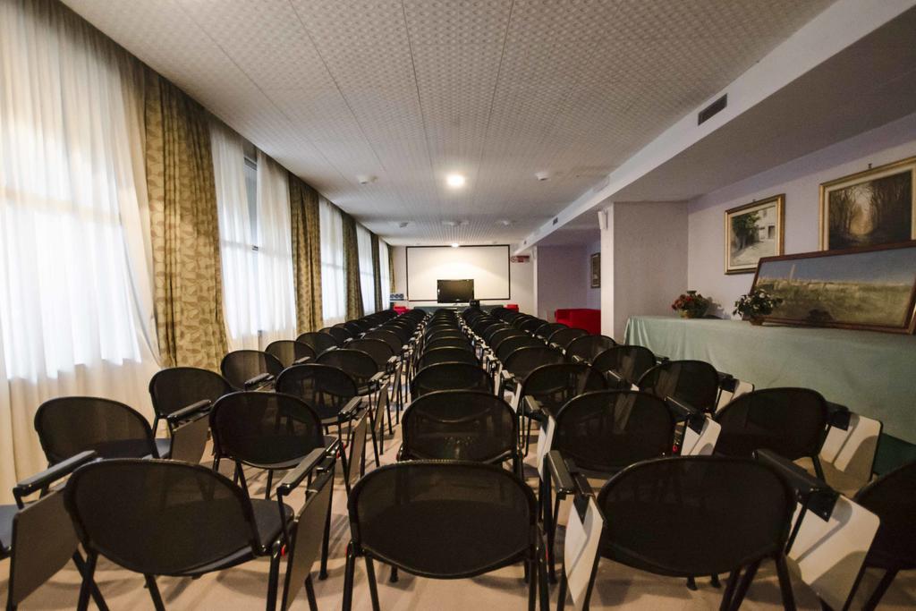 Grand Hotel Helios Таркиния Екстериор снимка
