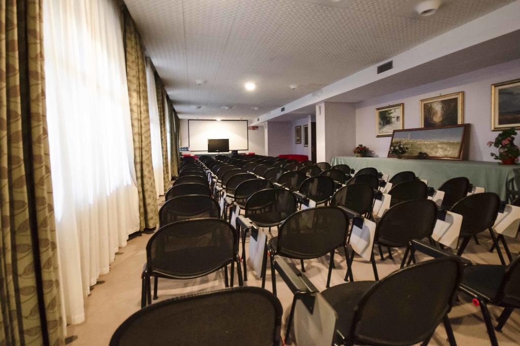 Grand Hotel Helios Таркиния Екстериор снимка